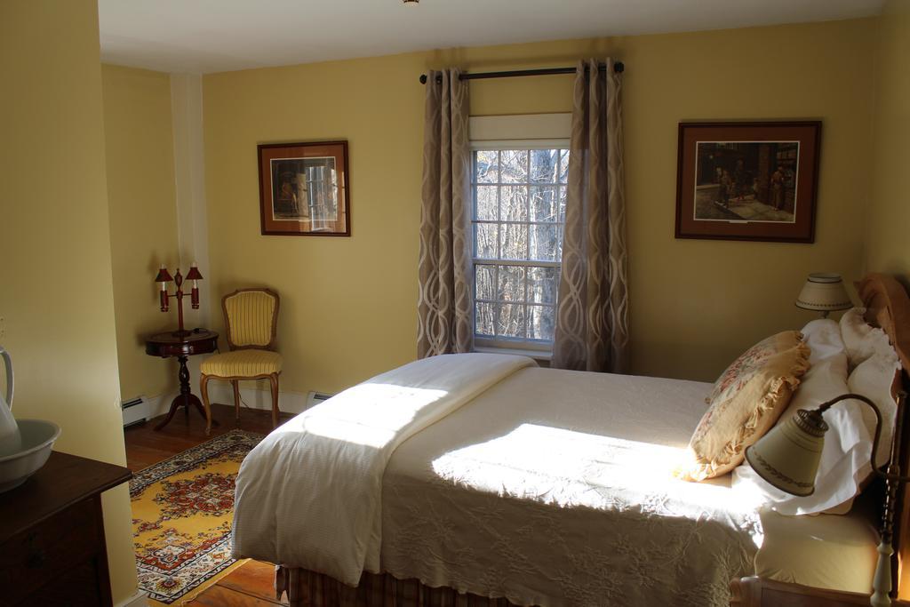 King Hill Inn & Kitchen New London Quarto foto