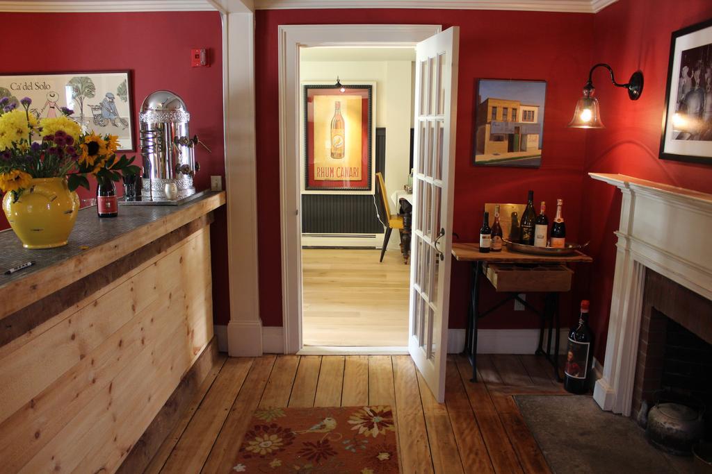 King Hill Inn & Kitchen New London Exterior foto