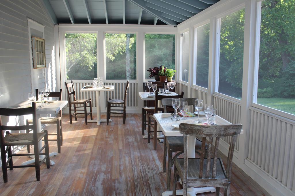 King Hill Inn & Kitchen New London Exterior foto